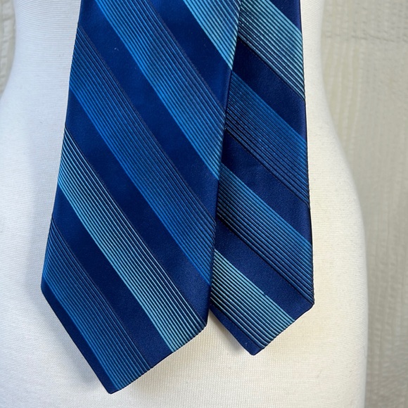 Nicole Miller Silk Wide Blue Stripe Mens Necktie Neck Tie 4x59 - Picture 10 of 15